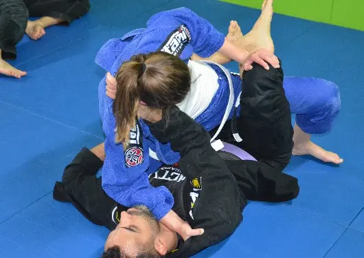 JIU-JITSU POUR LES FEMMES